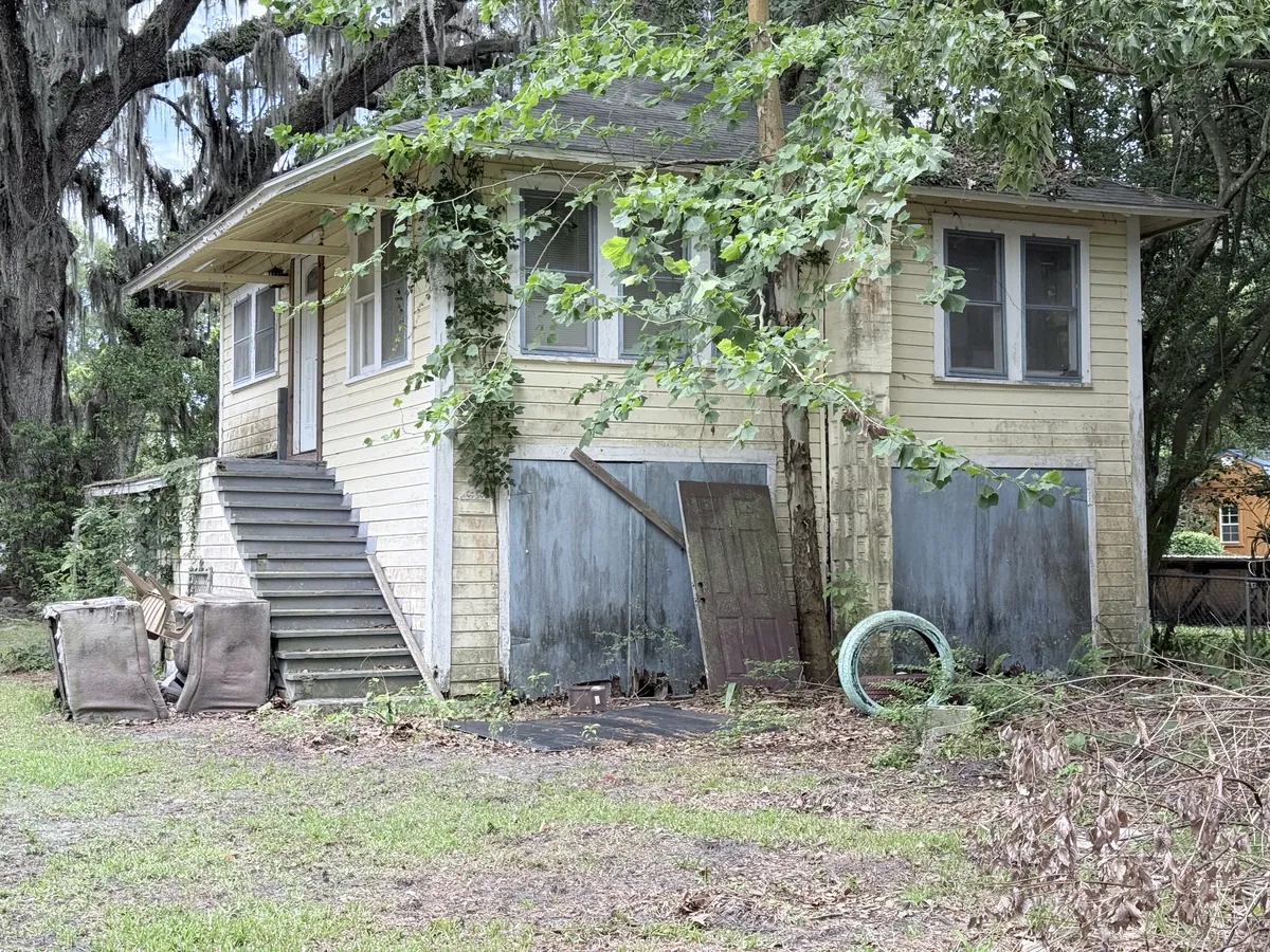 Inherited home we clear and buy as-is in Nassau County, Florida